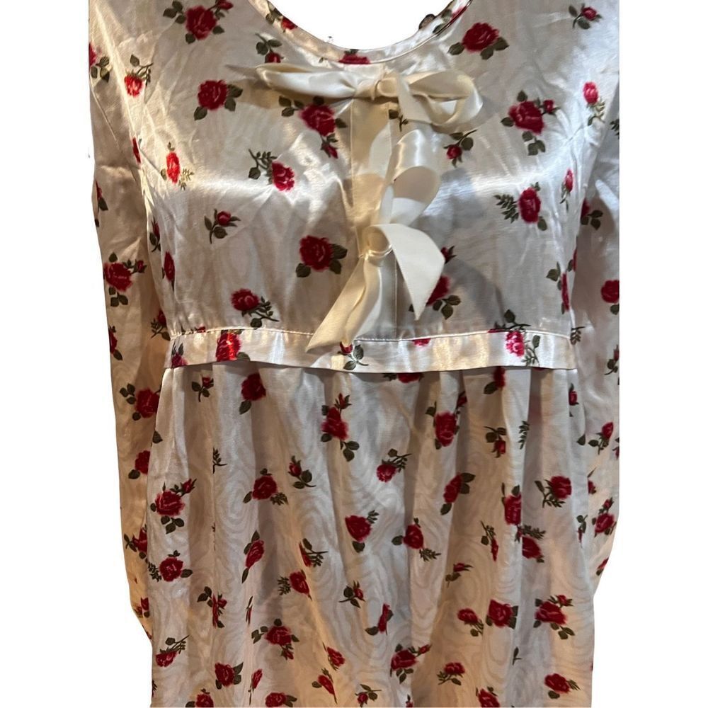 Vintage Sleep Club Cream w Red Floral Design Long Sleeve Maxi Nightgown